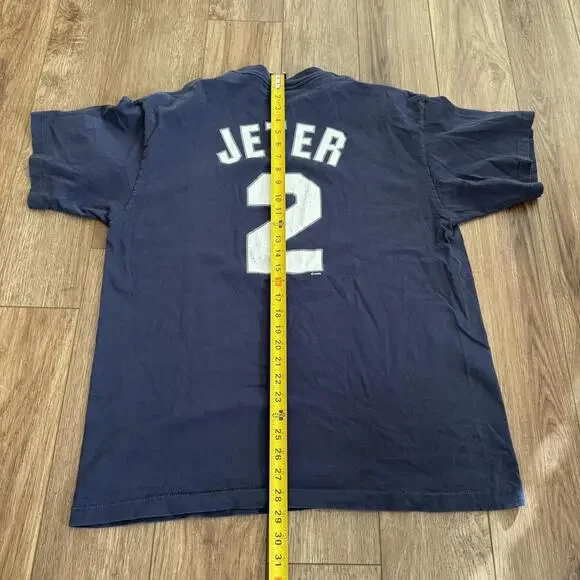 Vintage 90s Derek Jeter New York Yankees Majestic Shirt - Picture 7 of 9